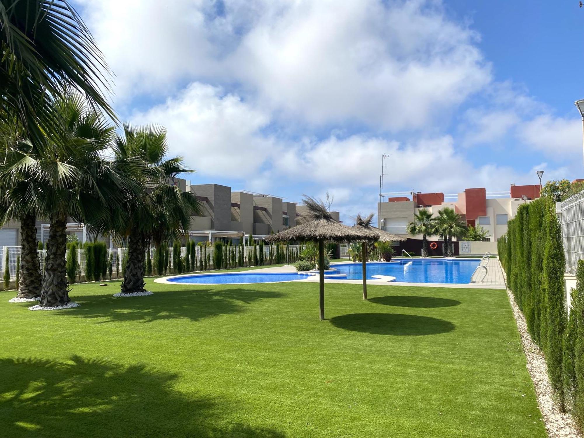 Magnifico Apartamento De Planta Alta La Isla تورّيفيِخا المظهر الخارجي الصورة
